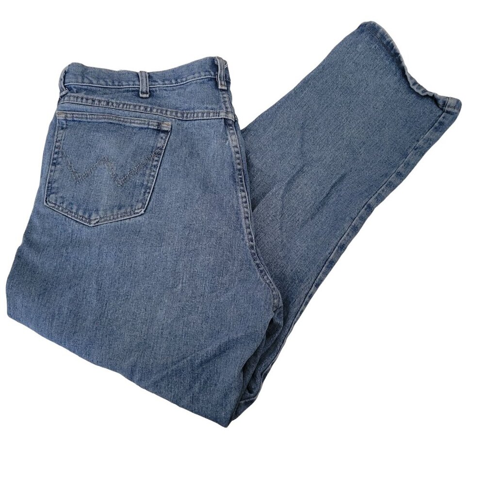 Wrangler Jeans Mens Size 42 X 30 Straight Leg High Waist Medium Wash Denim Pants